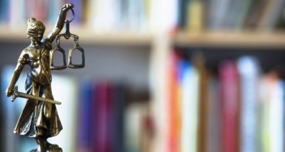 Qui peut agir en justice pour le compte d’une association ?