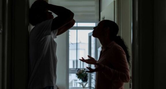 Professionnels de sant&eacute; : un guide pour aider &agrave; signaler les violences conjugales