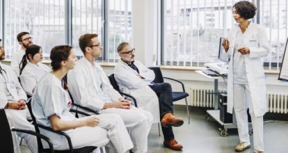 Professionnels de sant&eacute; : parution du d&eacute;cret sur la certification p&eacute;riodique