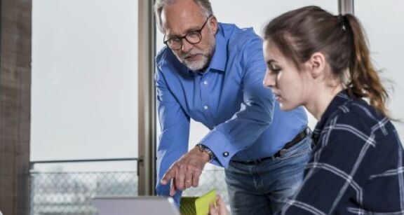 Contrats de professionnalisation : l’aide &agrave; l’embauche bient&ocirc;t supprim&eacute;e ?