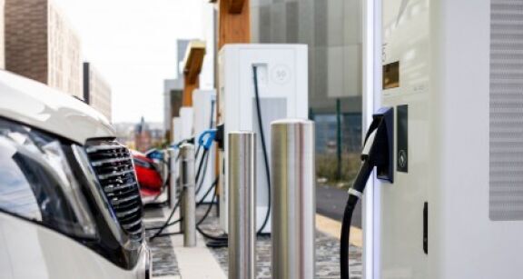 Voitures &eacute;lectriques : multiplier leurs ventes par 4 d’ici 2027