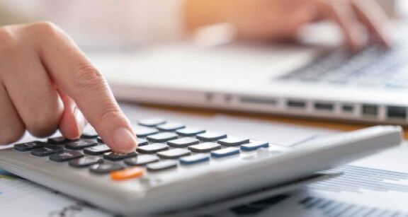 Droit de retrait : l’employeur peut-il pratiquer une retenue sur salaire ?