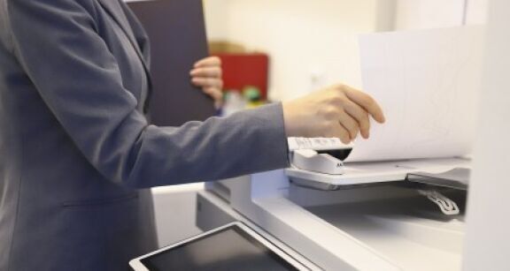 Avocats : le droit de copier un dossier p&eacute;nal lors de sa consultation annul&eacute; par le Conseil d’&Eacute;tat
