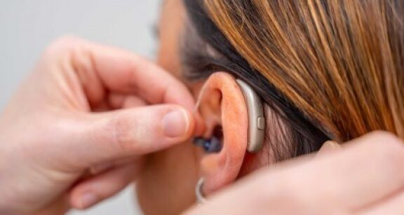 Airpods ou appareils auditifs : bient&ocirc;t le choix ?