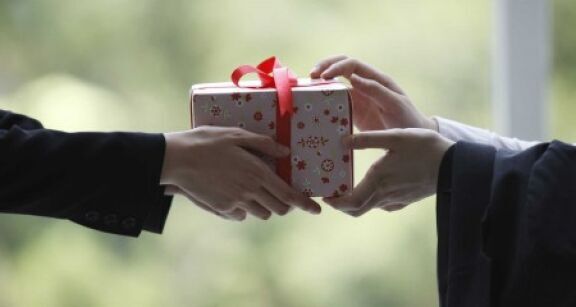 Quelle fiscalit&eacute; pour les cadeaux d’affaires en 2024 ?