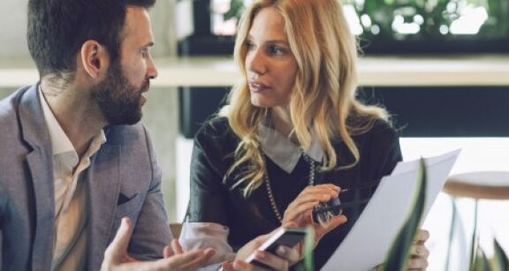 Cession de titres de soci&eacute;t&eacute; par un couple : quels abattements ?