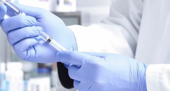 Pharmaciens : les pr&eacute;parateurs sont d&eacute;sormais autoris&eacute;s &agrave; vacciner