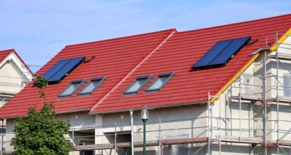 Le nombre de logements r&eacute;nov&eacute;s &eacute;nerg&eacute;tiquement par l’Anah a chut&eacute; de 40 % en 2024